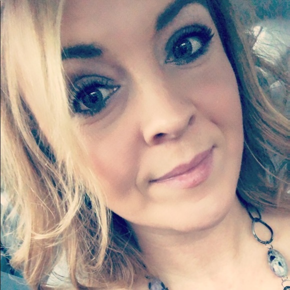 Meet your Posher, Chrystal - Picture 1 of 1